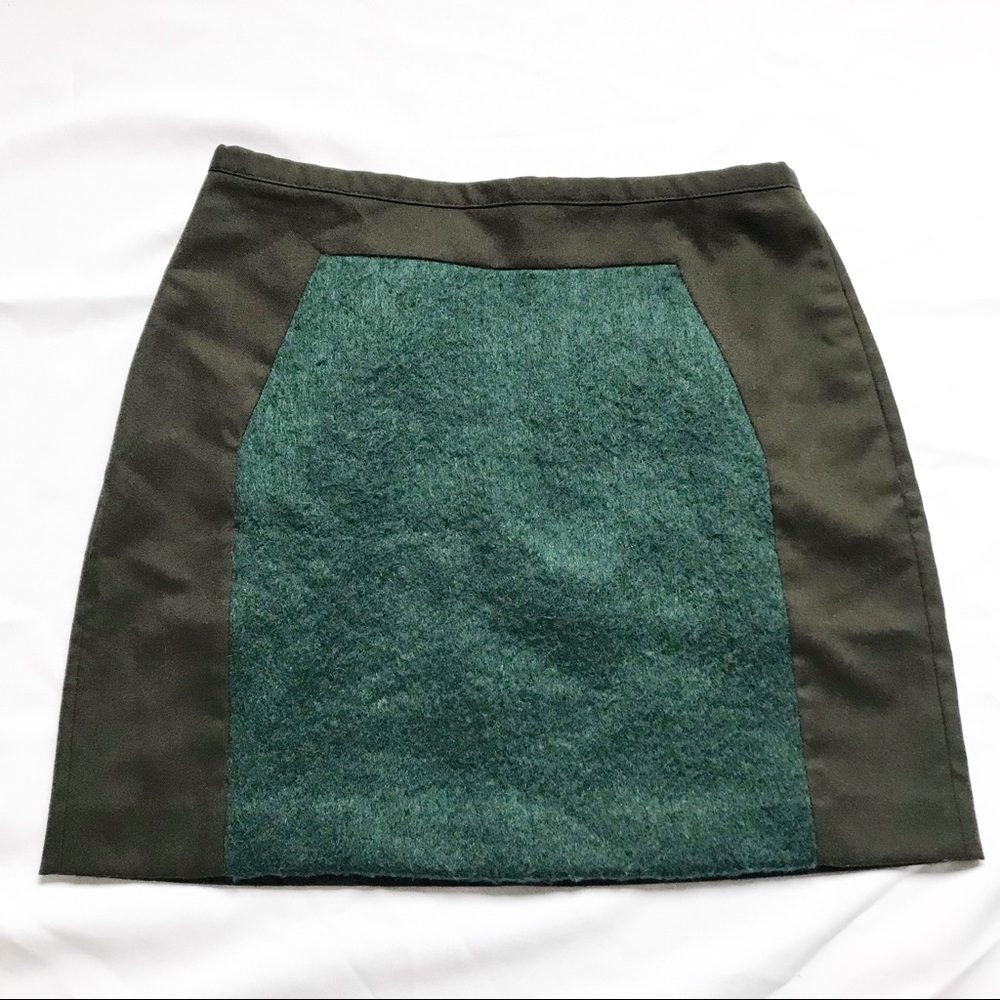 Banana Republic Black and Green Skirt